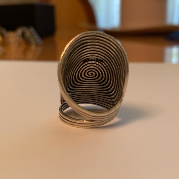 Sterling Silver Ring with Floral Design Sz 7 - Picture 3 of 4